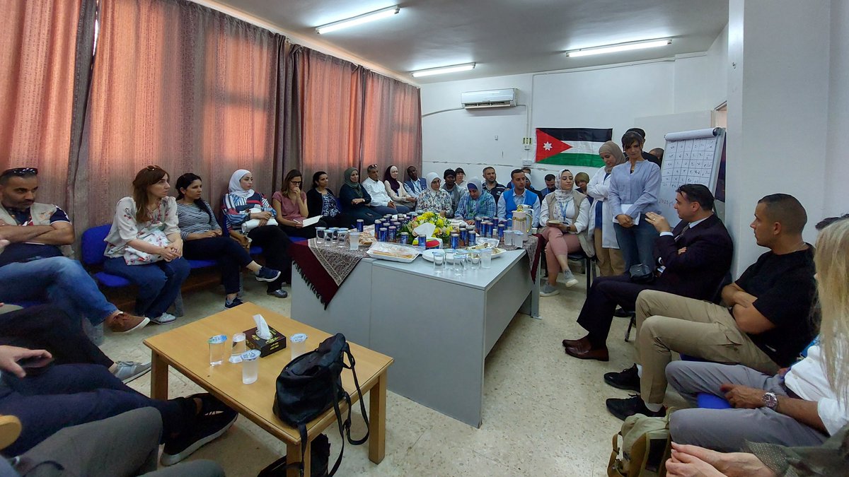 We joined @UNHCRJordan donors' visit in support of the Jordan Health Fund for Refugees. Our goal is to provide comprehensive #health services to 40,600 Syrian refugees in #azraq Camp. #MadeWithItaly in  #Jordan @mohgovjordan @MoPIC_Jordan @ZaatariCamp