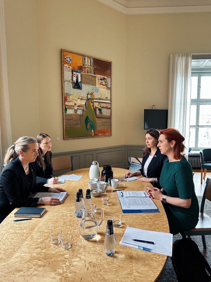 MoldovainSweden's tweet photo. Minister of Internal Affairs @RevencoAna met with @Sigriddiana, Swedish state secretary for international cooperation @SweMFA and a strong supporter of Moldovan development 🤝
On the agenda was #Aid2Trade strategies and bringing Moldovan internal markets closer to Europe 🇲🇩🇪🇺 https://t.co/asSsWZWH6a