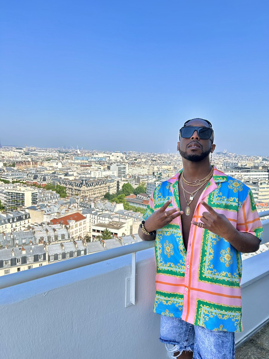 DeejayYoung's tweet image. 33 years of life. 

I am so blessed to continue to see God’s favor on my life, &amp;amp; I’ll continue to live it to the fullest. Here’s to many more years to come! 🇫🇷 #birthday #thirtythree #paris #france #jesusyear #gemini #geminiszn #melanin