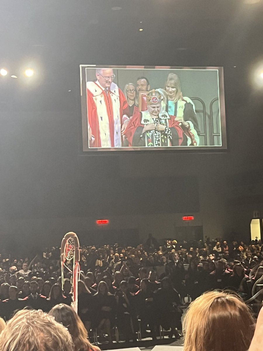 cvquiroga's tweet photo. Une collation des grades mémorable @uottawa  aujourd’hui  ! La cérémonie d’installation de la chancelière Claudette Commanda de la Première Nation Kitigan Zibi Anichinabeg : toute une inspiration !!! https://t.co/XbuiGlIo66