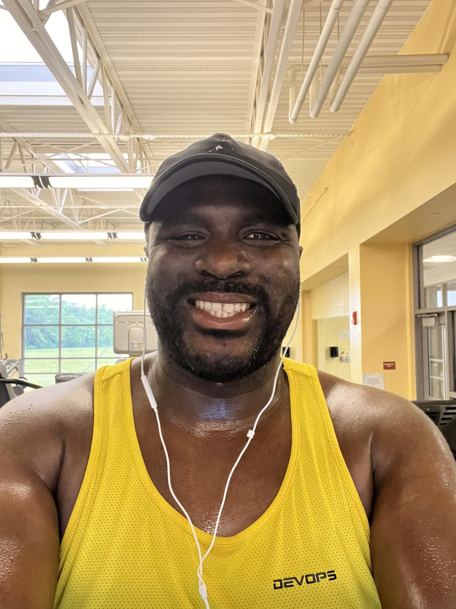 3 miles on the dreadmill, followed by 10 minute elevated walk.  Due to the air quality had to take it to the dreadmill.  #running #runningdad #runner