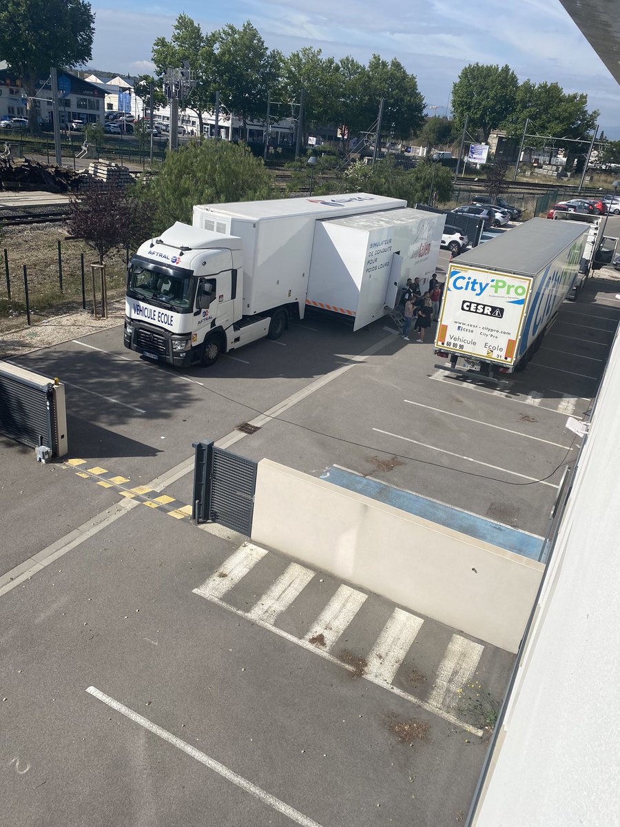 #SemaineDuTransport 🚛 à Saint Assiscle rencontres avec tous les partenaires de la #formation avec le simulateur de <a href="/AFTRAL/">AFTRAL</a> démo bus avec @cesr et tous nos OF @GRETAPerpignan et ECF 🤩 Une belle réussite #TousMobilises #perpignan #synergie 💪