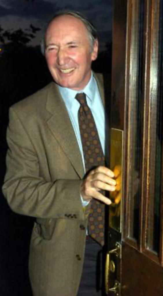 Official_STFC's tweet photo. Swindon Town are deeply saddened to learn of the passing of former majority shareholder Sir Seton Wills.

Everyone at Swindon Town Football Club would like to extend their condolences to all of Sir Seton Wills' loved ones. https://t.co/dy307g3yFZ