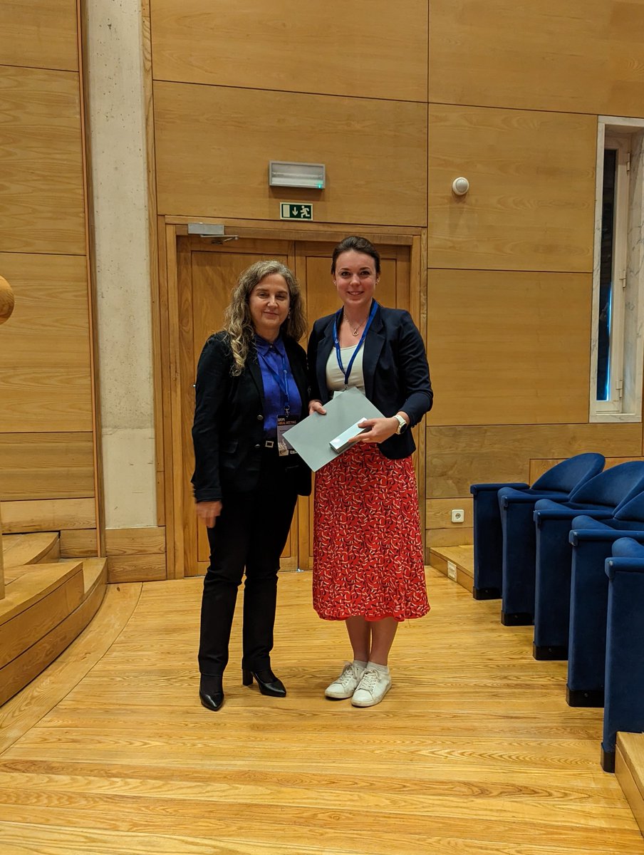 eufeps's tweet photo. 𝗔𝗹𝗲𝗻𝗮 𝗟𝗶𝗯𝗮𝗻𝘀𝗸𝗮, Czech Academy of Sciences, Czech Republic, was honored for 𝘁𝗵𝗲 𝗯𝗲𝘀𝘁 𝗽𝗼𝘀𝘁𝗲𝗿. Her poster was entitled "Polymer-based nanomedicines in the advanced therapy of rheumatoid arthritis." https://t.co/mHJAdiPNDi