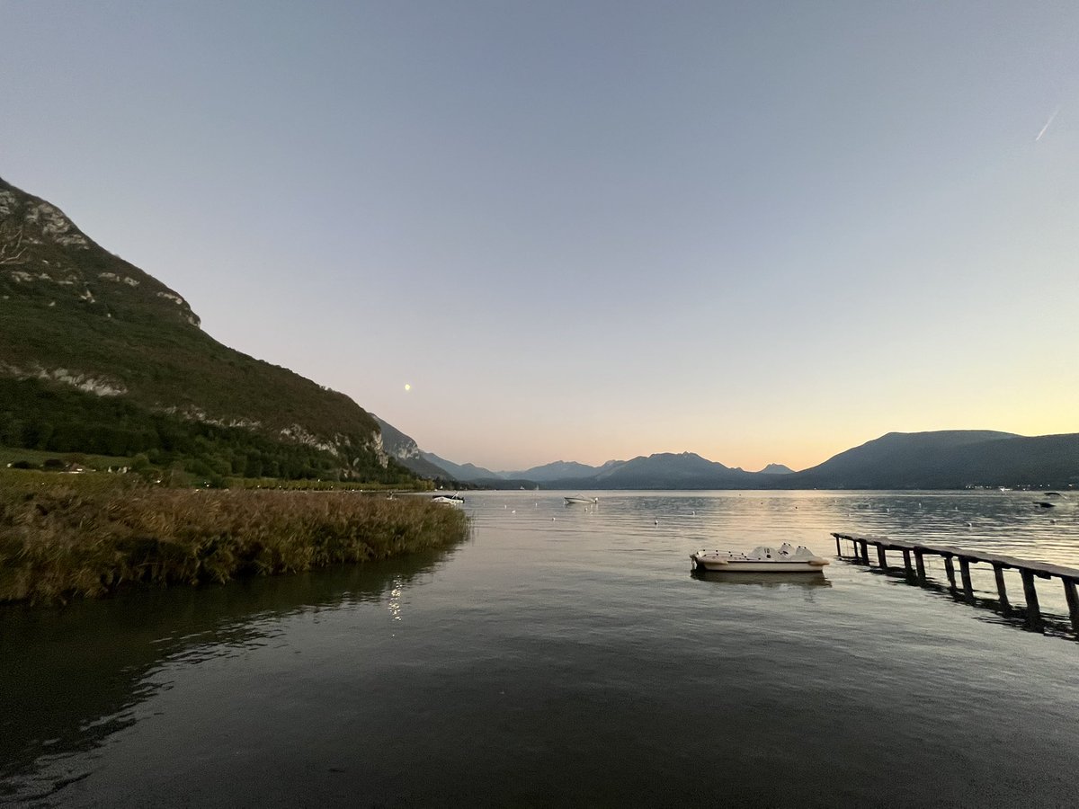 JonEmilFunk's tweet photo. Annecy, one of the most beautiful places I have visited. My heart is aching for you ❤️ https://t.co/8sPsmH06NI