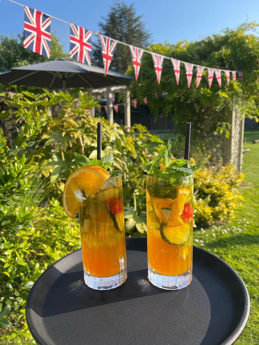 It's definitely well and truly Pimms season now! How do you make yours?? 
#Pimms #PimmsOclock #BeerGarden #BritishClassic