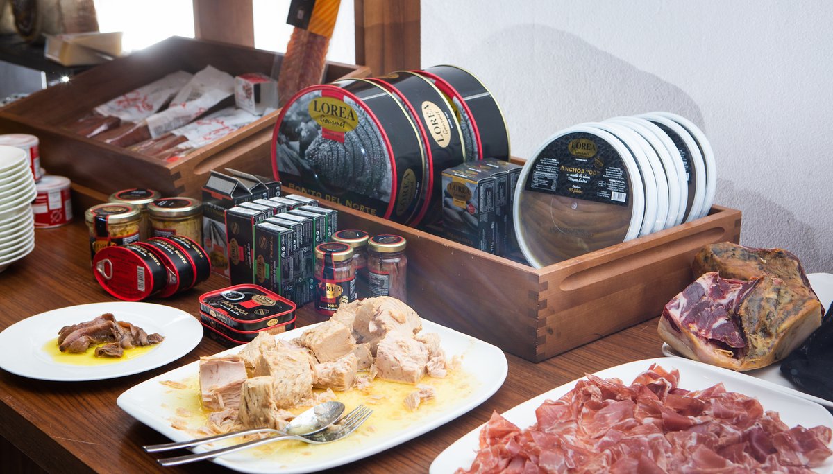 ICEXCroacia's tweet photo. Este 19 de OCTUBRE regresa TASTE SPAIN CROACIA🍷🍇🍴, nuestra jornada de alimentos y vinos españoles. Conecta con distribuidores, importadores y actores del sector agroalimentario y vinícola de 🇭🇷 y 🇧🇦 .

 ¡Inscripciones abiertas hasta el 26 de JUNIO!🔗👉https://t.co/mmFC42TTDC https://t.co/bLcXJDEz2O