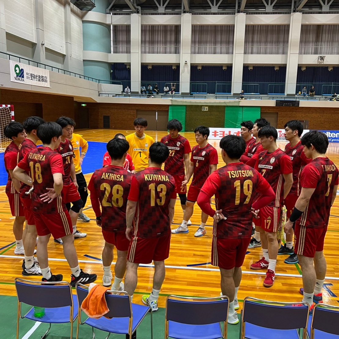 TMEJ_HAND1's tweet photo. 社会人選手権大会　2回戦
⚽️試合結果🤾‍♂️
➡️REGAROSSO 25🆚28 大崎電気

シュートを決め切ることが出来ず、敗戦となりました。
応援ありがとうございました🤾‍♂️

【NEXT GAME】
📅6/9(金)
⏰18:00スローオフ
🆚#大同特殊鋼 
🏢福井県　北陸電力福井体育館フレア

#社会人選手権 
#REGAROSSO https://t.co/IuNP7HdGWc