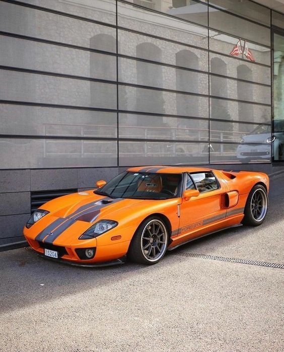 Another stunning Ford GT

#Ford #fordgt #Automotive #Cars #v8 #racecars