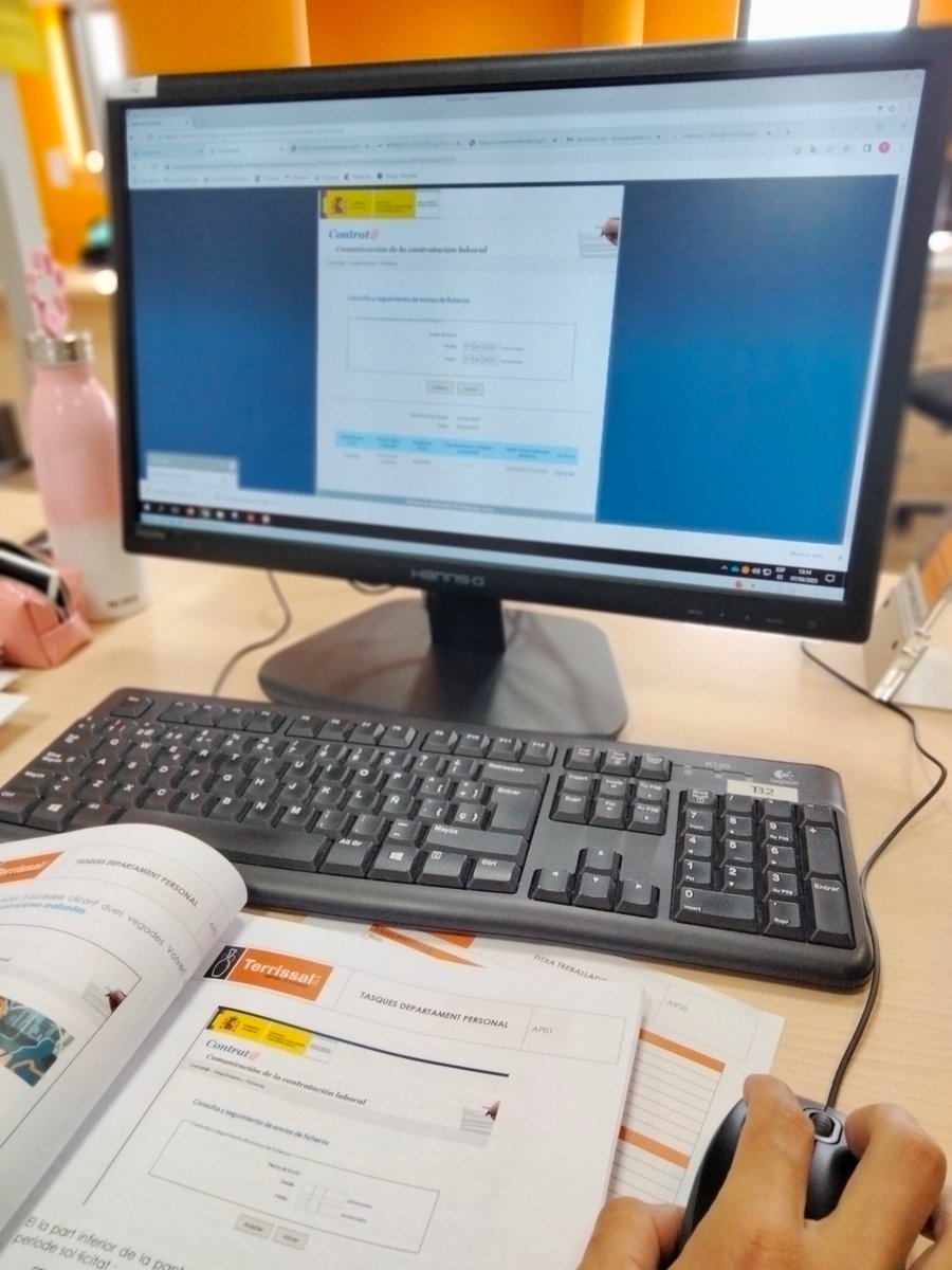 TerrissalSLS's tweet photo. Estem realitzant noves contractacions de personal des del departament de Recursos Humans ✍️💪. #empresasilmulada #josocsefed #fundacioinform #programasefed #sefedterrissal https://t.co/YpZwQESjLI