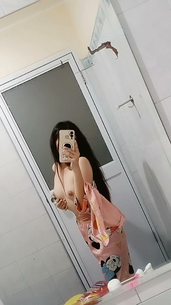 we35400's tweet photo. @HiNath53769 #หีเด็กมัธยมต้น #15Y #ขายซิง #ขายคริป #รับคอลเสียว https://t.co/QanZjdxKg5