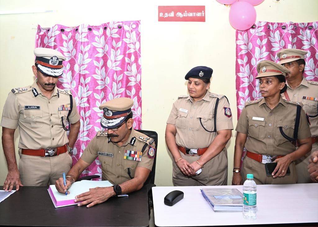 avadipolice's tweet photo. ஆவடி பெருநகரக் காவல் எல்லையில்  புதிதாக திறக்கப்பட்ட இக்காவல் நிலையத்தையும் சேர்த்து #ஆறு அனைத்து மகளிர் காவல்நிலையங்கள் இயங்கி வருவது குறிப்பிடத்தக்கது.
@tnpoliceoffl
@ArunIPSCOP 
@vijaypnpa_ips 
@CMOTamilnadu 
#AWPS #Avadi https://t.co/kXCaTDzBbC