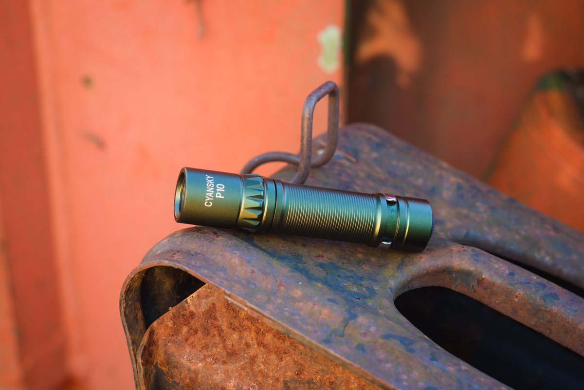 cyanskylight's tweet image. CYANSKY P10 - A compact, versatile light that runs on AA or NiMH batteries. Say goodbye to charging hassles and enjoy the convenience of replaceable batteries. Check it out! 
#cyanskyp10 #edclight #miniflashlight #edctorch