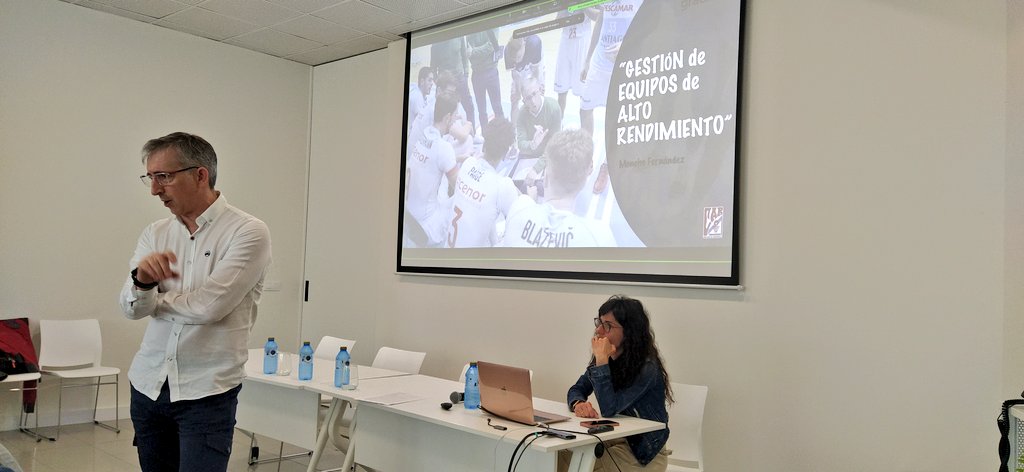 madtuirer's tweet photo. Hoy en @Gradiant tenemos la suerte de aprender disfrutando y disfrutar aprendiendo con el coach @monchofdez de @OBRADOIROCAB . Tremendo regalo para las neuronas #comunicación #equipos https://t.co/yAjNR2oEiV