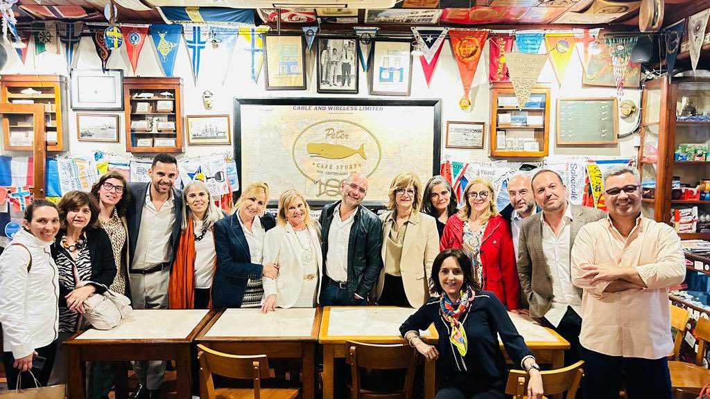 MLagriminha's tweet image. 4 dias de trabalho #Açores. Visitamos 4 ilhas, várias instituições e organizações da economia social e solidária. Aqui, um registo final n Peter’s, #Faial. Parte d delegação da CTSSI. Obrigada ao nosso colega e amigo deputado @franciscocesar por todo o acolhimento e fraternidade.