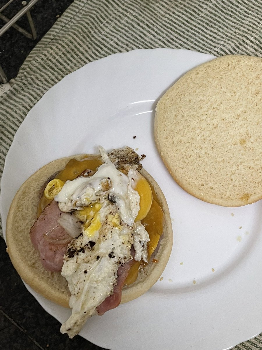 martivercos's tweet photo. @IbaiLlanos invitanos a masterchef tt con @JanButinya cocinamos de puta mdre 🤧🤧🤧(adjunto cena d ayer) https://t.co/DxBwCwUDxS