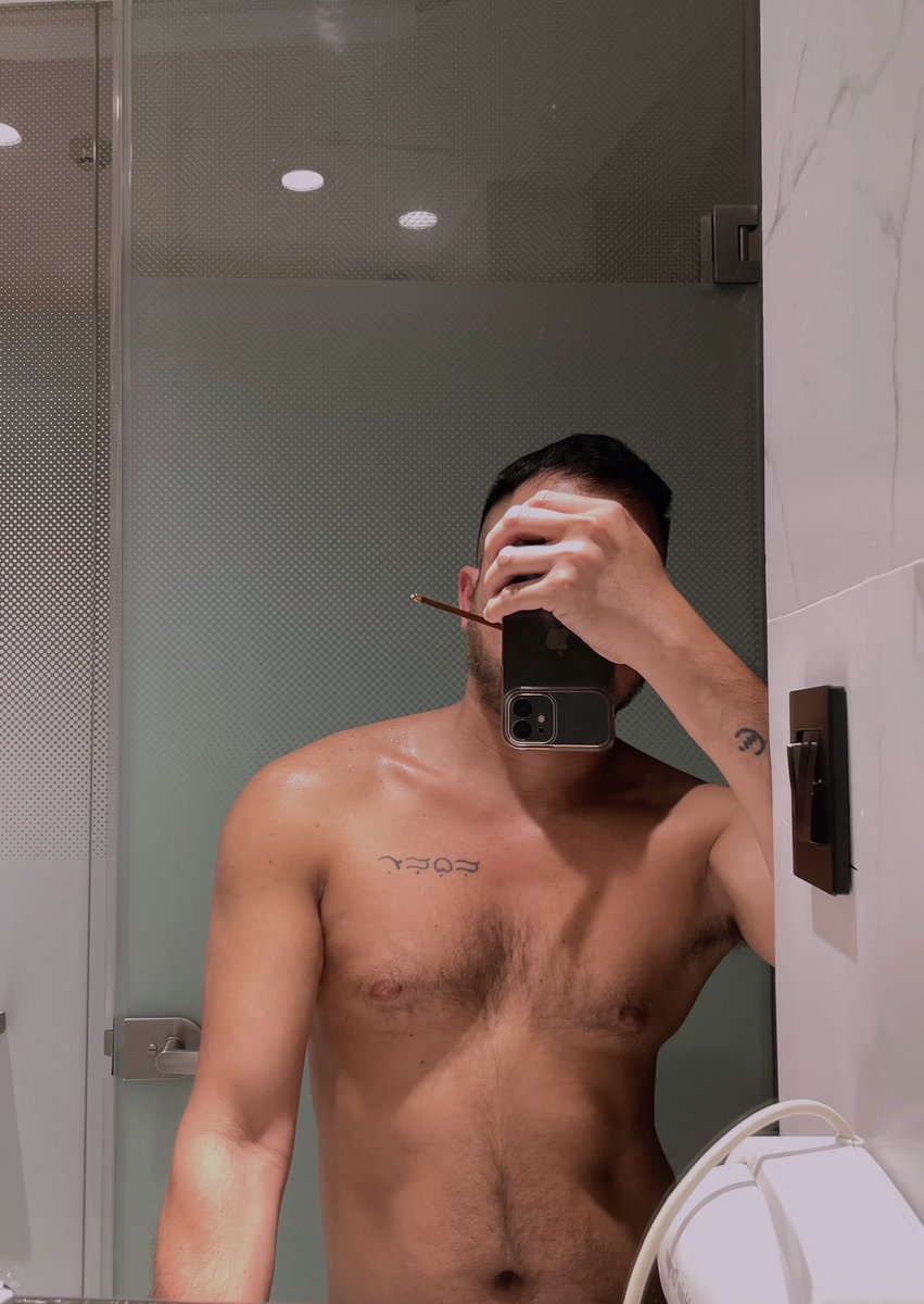 I_am_Astroboy_'s tweet photo. Quote this with your mirrorfie https://t.co/XYmcN17hBj