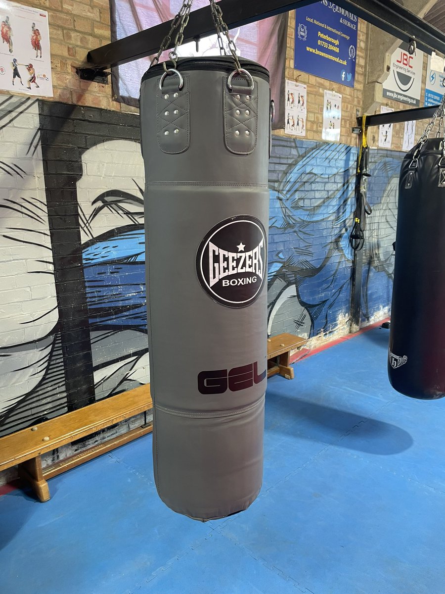 WhittleseyABC's tweet photo. Massive thankyou to @DanZenchuk @danzenlogistics for sponsoring us 2 new geezers gel bags, without our sponsors the club couldn’t have equipment like this, so again a massive than you from everyone at the club 🥊🥊 https://t.co/kKQx7xqw2t