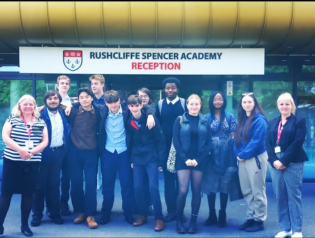 Some of our year 12's had a trip to Rushcliffe Spencer Academy today to talk about applying to Oxbridge. It was a very useful and enjoyable morning. #oxbridge #besupported