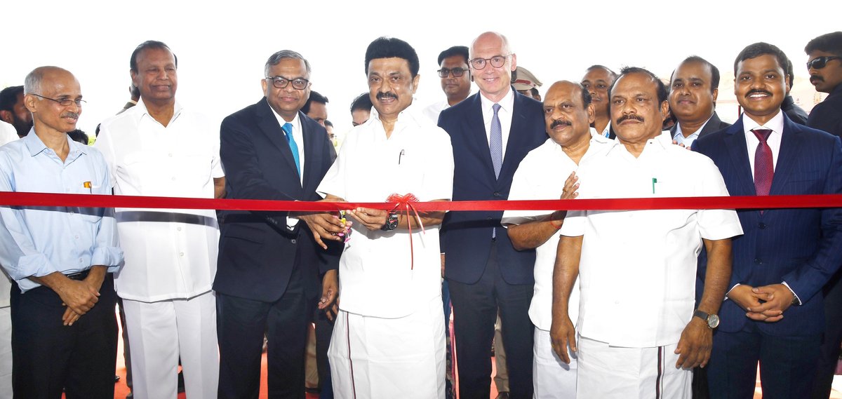 TataTech_News's tweet image. #upskilling - Tata Technologies is delighted to collaborate with the Govt. of Tamil Nadu to transform 71 ITIs into #Industry40 technology centres.

22 upgraded technology centres were inaugurated by Hon&apos;ble CM @mkstalin, @CMOTamilnadu today.

#engineeringabetterworld