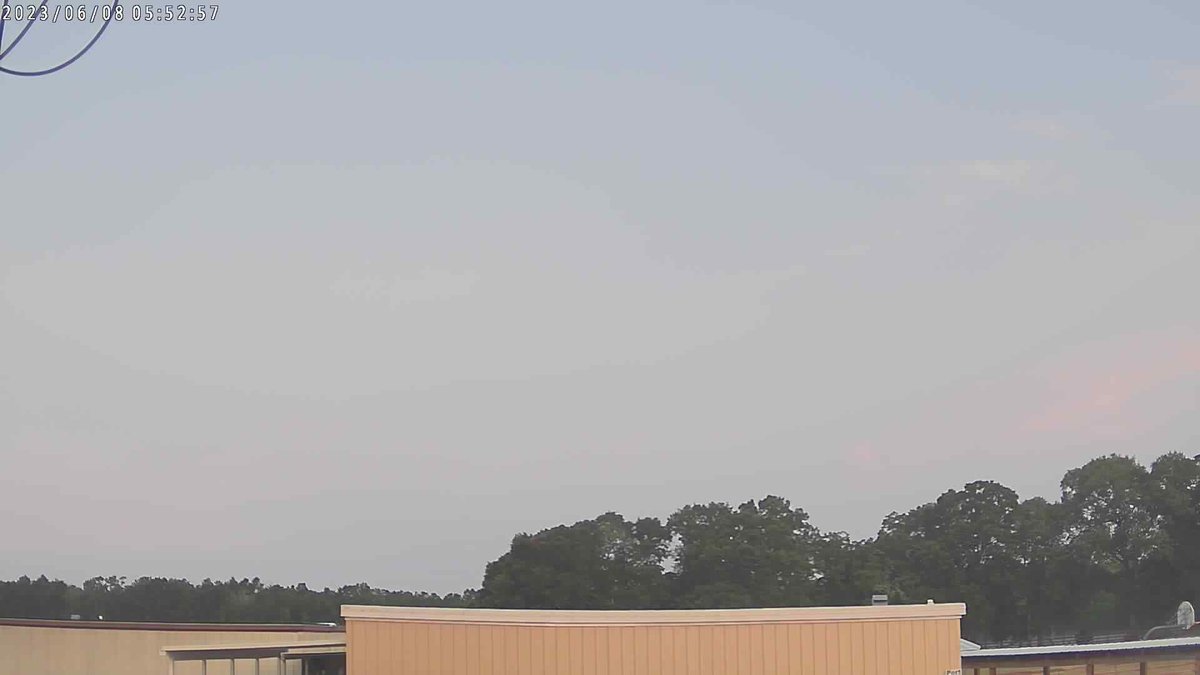 PaxtonWxSTEM's tweet photo. Paxton School at sunrise and it's 69.4 F. https://t.co/DNT2Uczeb8