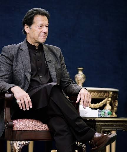 Faixan_Mirxa's tweet photo. A Sign of Happiness. 
#ImranKhanWillWin https://t.co/9eupdmGzk1