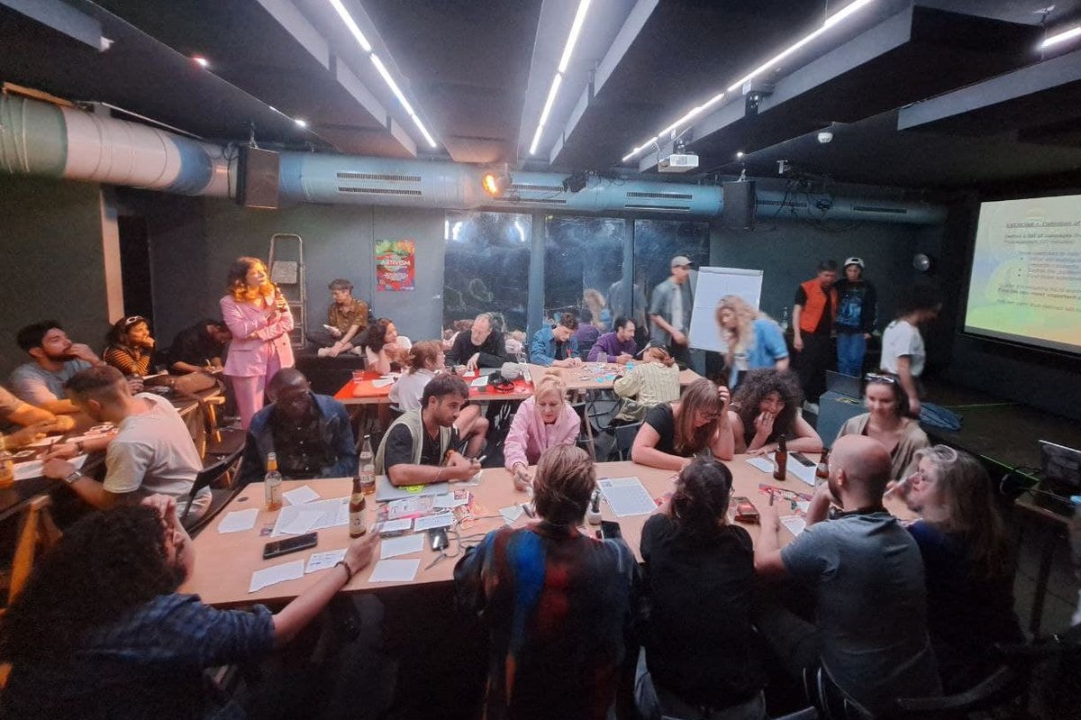 Pics from the workshop HYPECOMPASS - Between Deep Fake Simulation and CoreCore Propaganda lead by the <a href="/realclusterfuck/">Clusterduck</a> collective last week at @AcudMachtNeu in #Berlin. 

The workshop was a warm-up for the #ARTIVISM conference (June 23-25). Join us: dnlb.org/30!