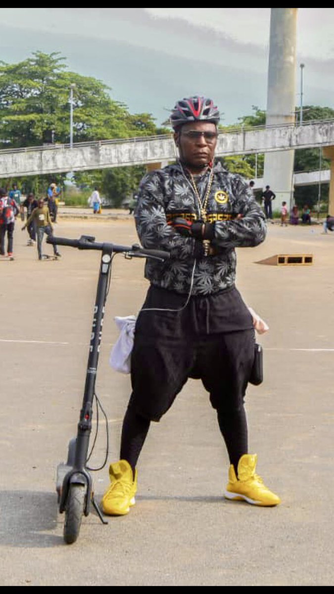 AreaFada1's tweet photo. CAN,
Abegi make una no vex ooo,
wetin be una work again? 
So after all the tithes and offerings una dey collect una no fit deal with dis juvenile called El Rufi?
What do you do for Christians exactly?
Must your conscience always come with a price?
Nonsense yeye people.
~AreaFada https://t.co/NKzNzvpstM