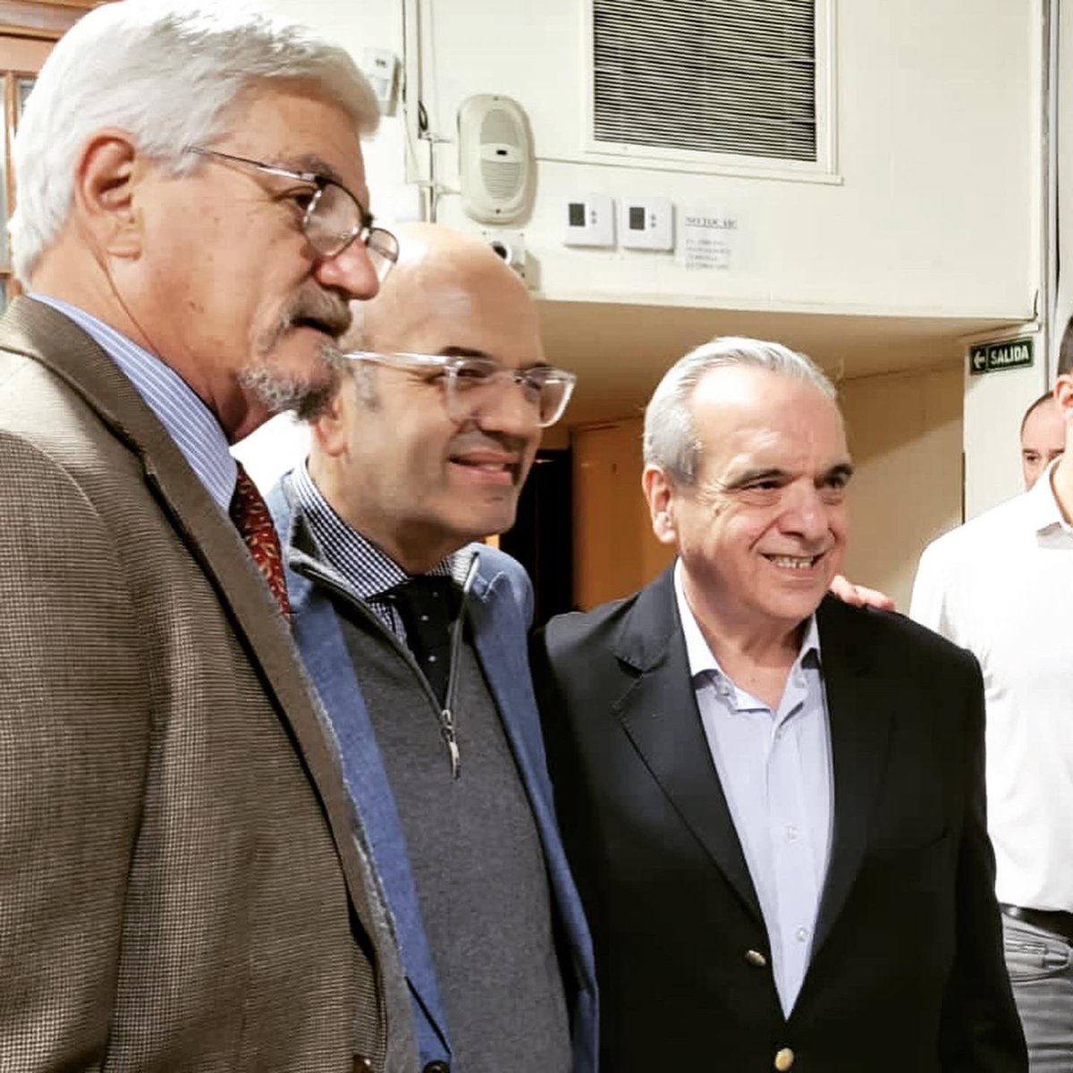 DBarovero's tweet photo. Excelente comienzo del ciclo homenaje a Hipolito Yrigoyen por el 90 aniversario de su muerte coorganizado por @CirculoNacion e @yrigoyeneano @RosendoFraga1 @rafaelmpascual https://t.co/cdxHVUTSyh