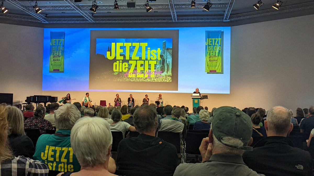 Erfahrungsgemäß werd ichs nicht zu vielen Podien auf dem #Kirchentag schaffen.
Bei dem zu "Antijüdische Elemente in unserer Sprache" bin ich aber sehr froh, es geschafft zu haben.
Danke vor allem an @IrgendwieJuna
und <a href="/LenaPrytula/">Lena</a> für die Einblicke. #dekt
kirchentag.de/programm/pgd/p…