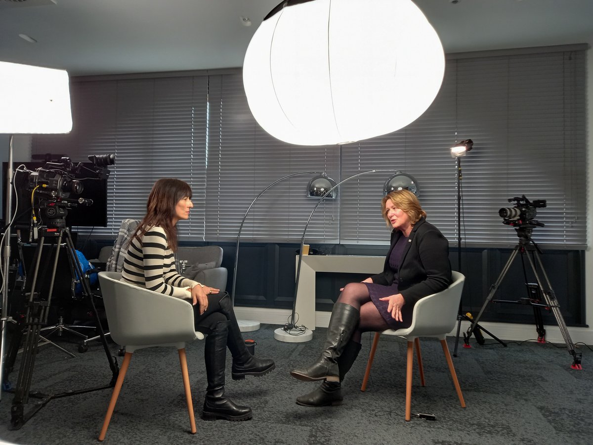 🎬BTS from #C4DavinaPill with @ThisisDavina and our President, Dr Janet Barter. Unveiling the world of #contraception tonight at 9pm on @Channel4, produced by @pillscandal. 🩺🔬