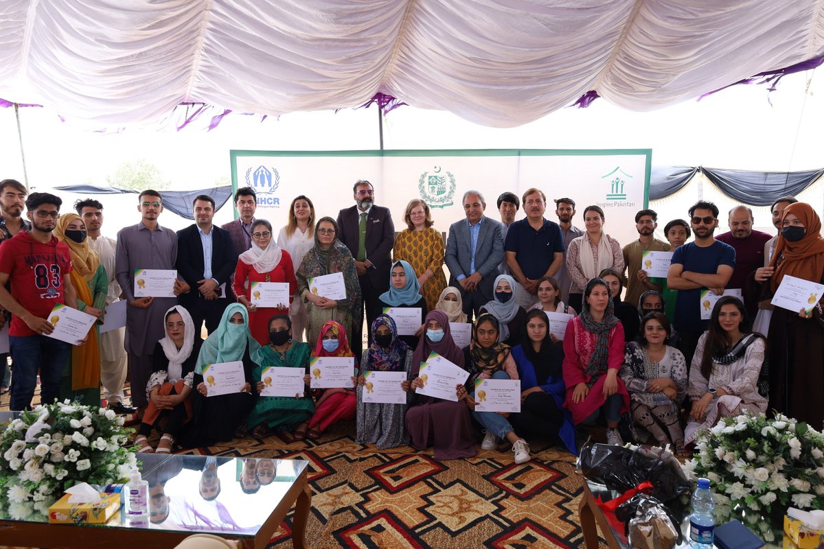 ✅Computer 🖥️
✅Beauty💄💇‍♀️
✅Tailoring 🪡
✅Cooking 👩‍🍳
✅Music 🎼
✅English language

132 Afghan @refugees & Pakistani students graduated after learning new skills during 3-month courses in the @Inspak Urban Cohesion Hub, thanks to 🇮🇹 @ItalyMFA_int & @aics_it

Congratulations!