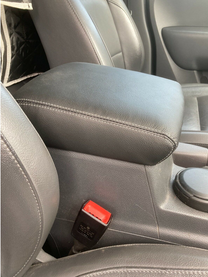 TheTuningShopUK's tweet photo. Check out Armrest Lid Leather Cover For VW Amarok 2010-2020 Black Leather with Grey Stitch https://t.co/i6qwQhaOE5 #eBay via @eBay_UK 
#armrest #amarok #replacement #genuineleather https://t.co/su9P174DUW
