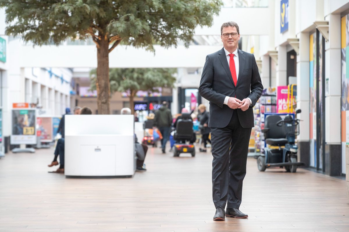 Dit jaar vieren we het 5-jarig bestaan van het Netwerk Weerbaar Bestuur. Een mooi moment om partner <a href="/hetccv/">Het CCV</a> te vragen naar de hoogtepunten en uitdagingen van 5 jaar Netwerk #weerbaarbestuur weerbaarbestuur.nl/intimidatie-en…