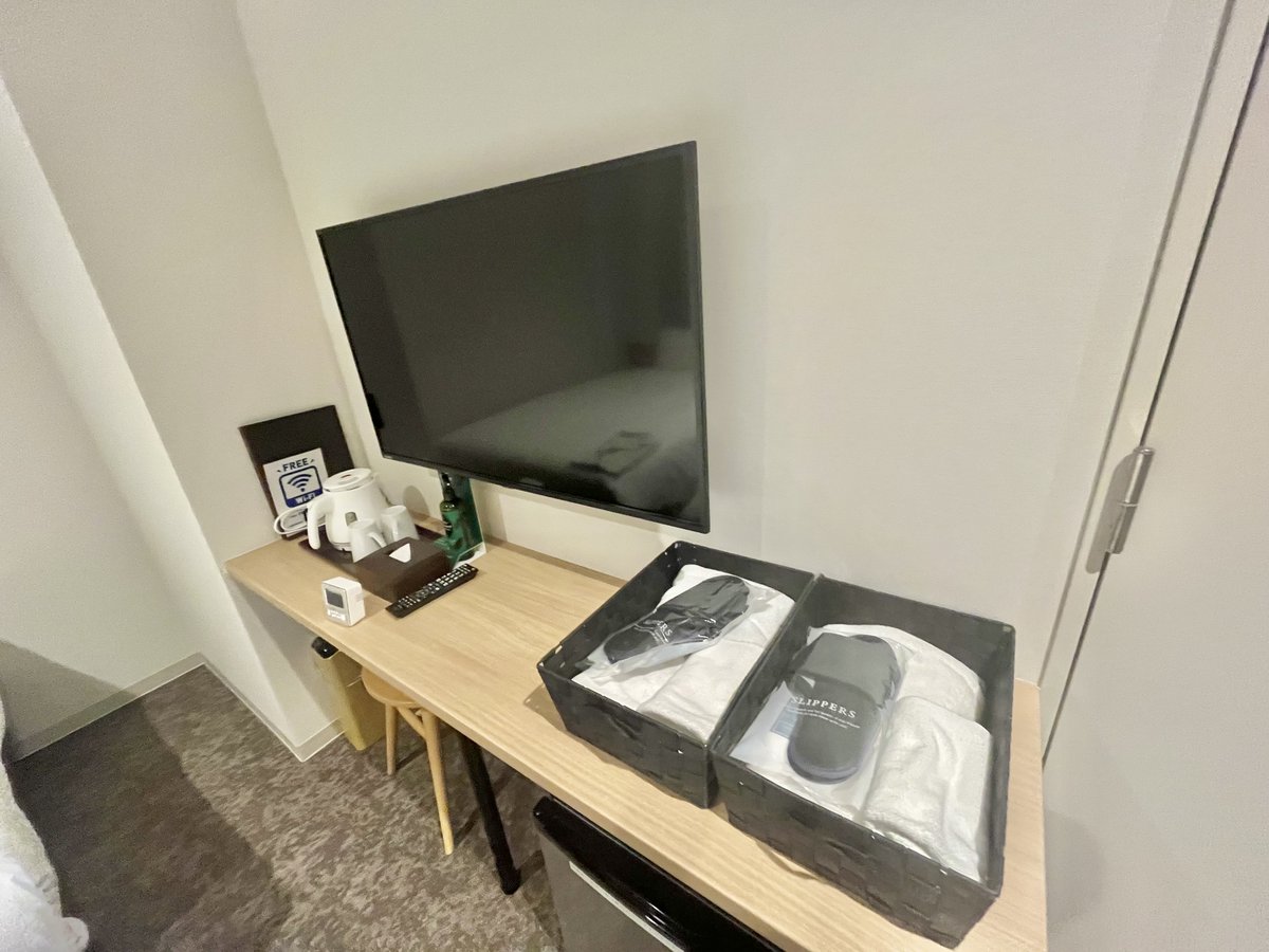 cvsbayhotel's tweet photo. ˗ˏˋ 本館タワー棟　ツインルーム  ˎˊ˗

🛏大きさ：17㎡
🛏セミダブルベッド2台
🛏バス・トイレ別
🛏電気ポット・マグ・加湿空気清浄機付き

ちょっと広めのお部屋でゆっくりおくつろぎい��だけるお部屋です！無料Wi-Fiもございます😀
この機会に是非ご利用下さいませ。

#cvsbayhotel #ホテル #ツイン https://t.co/nH7Owj2G1Y