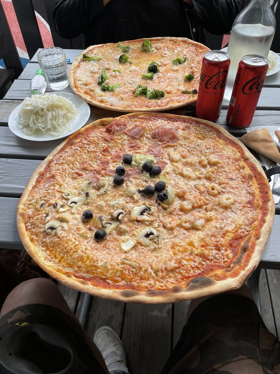 Papanomaly tweet media