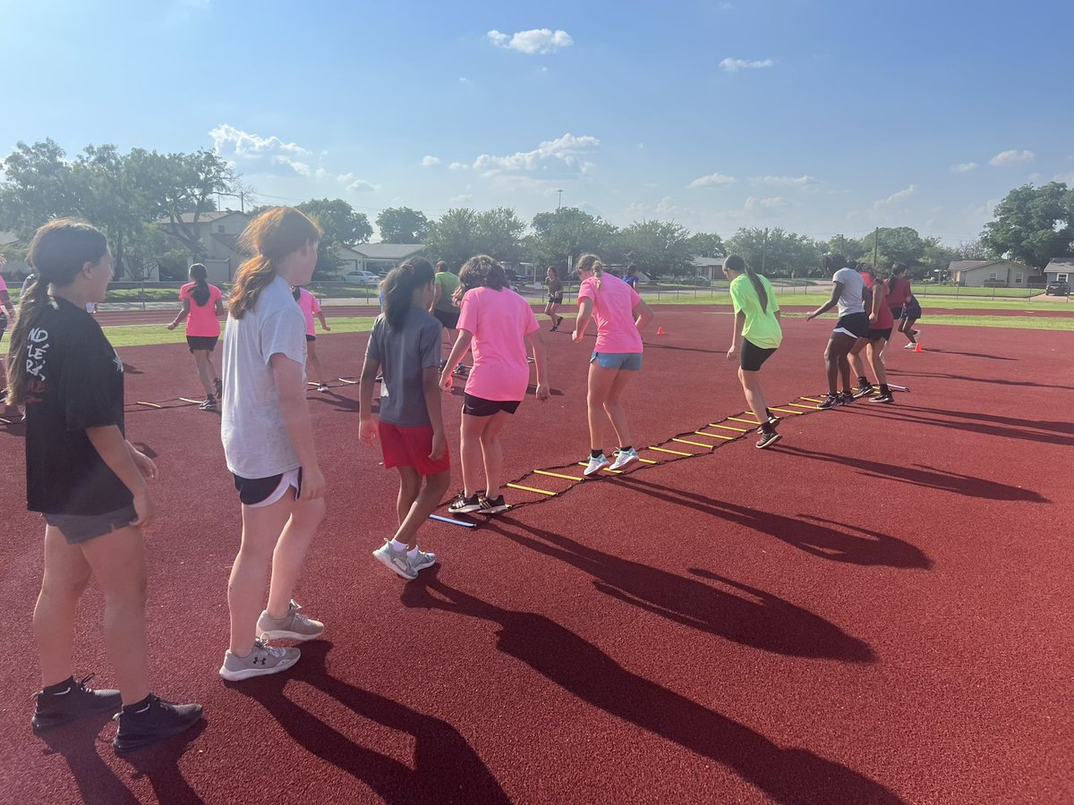 mann_girls's tweet photo. First day of strength and conditioning workouts for these Lady Falcons….back to the GRIND!
#OutGrind
#OutHustle
#OutWork
#Everyone https://t.co/xxqiqzVN68
