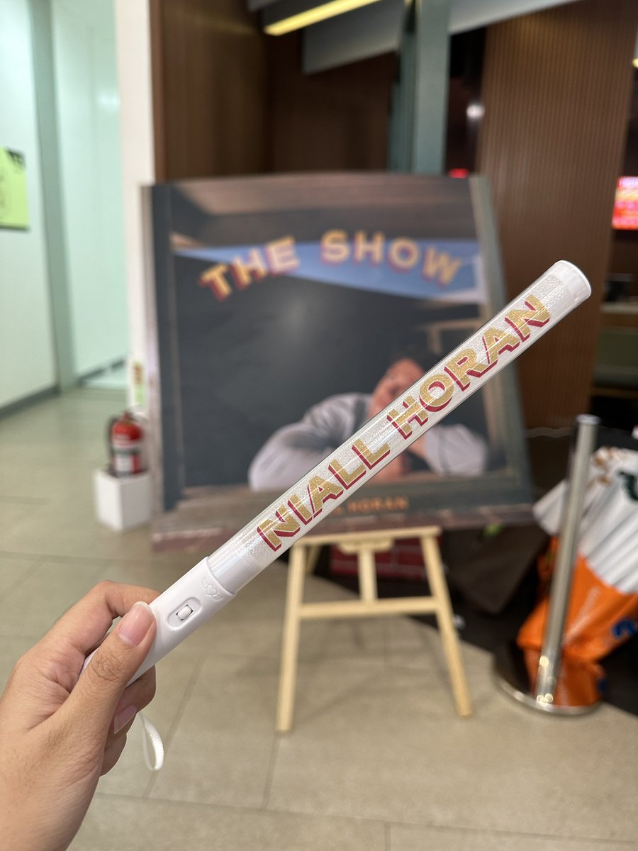 keshi_kulto's tweet image. Had the opportunity to listen to Niall’s upcoming album “The Show” first thanks to @UMUSICPH 💛

You guys are not ready for this, the album is so good!!! 😭🫶
