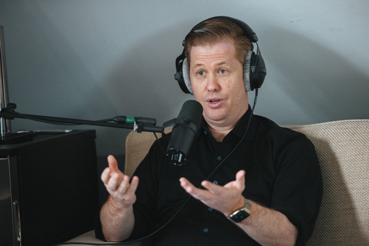 Just hung out in the most famous #Armchair in #podcast-land. Had an amazing time talking, laughing, and learning with Dax Shepard and Monica Padman on <a href="/ArmchairExpPod/">Armchair Expert Podcast</a>. New episode out now! armchairexpertpod.com/pods/lee-hood-…