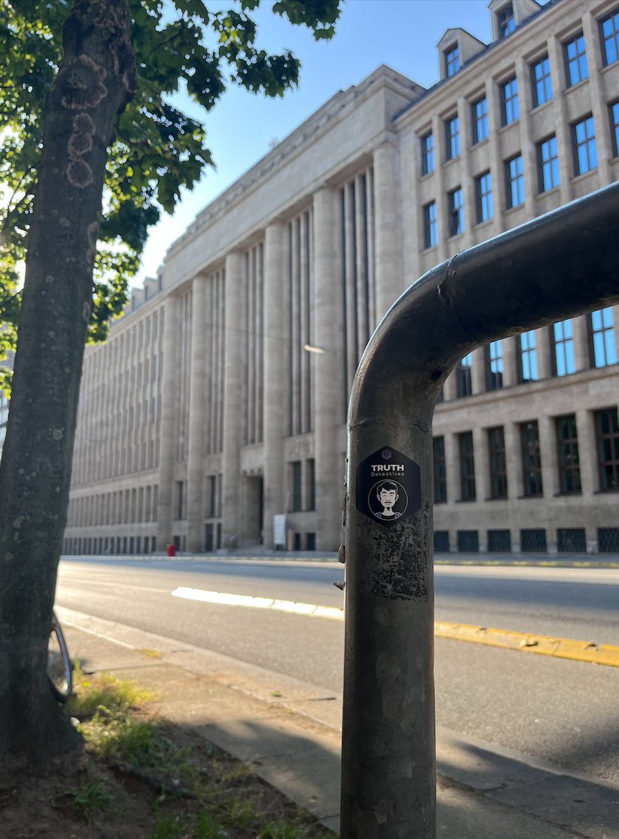 DetectivesTruth's tweet photo. Truth Detectives are lurking around the corner in Hamburg 👀 You can come and join us for a game in the Design Zentrum at the @MediaFuturesEU Demo Days event 🌏 We can't wait to meet you! 
@NMA_vc https://t.co/EOuQIGWodt
