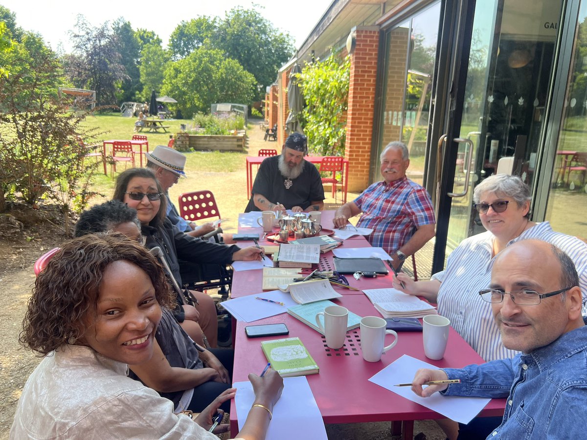rosettalife's tweet photo. Poetry workshop in the sunshine @TheMERL with Reading Brain Odysseys ambassadors for the project Healing Landscapes. Together we are exploring how to digitally share our stories inspired by the landscape, on the hospital wards to support recovery after stroke and brain injury. https://t.co/PkcAtBcbxK