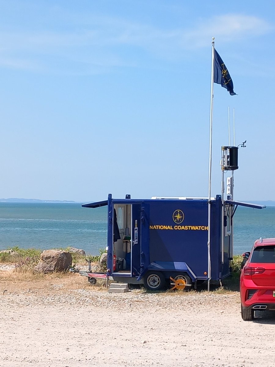 Good to see National Coast Watch #Volunteers out and about @CIfA_HC @HE_Maritime @HeritageCrime @cadw Had a quick chat about @PWAssoc #protectedwrecks and #maritime #heritagecrimeprevention