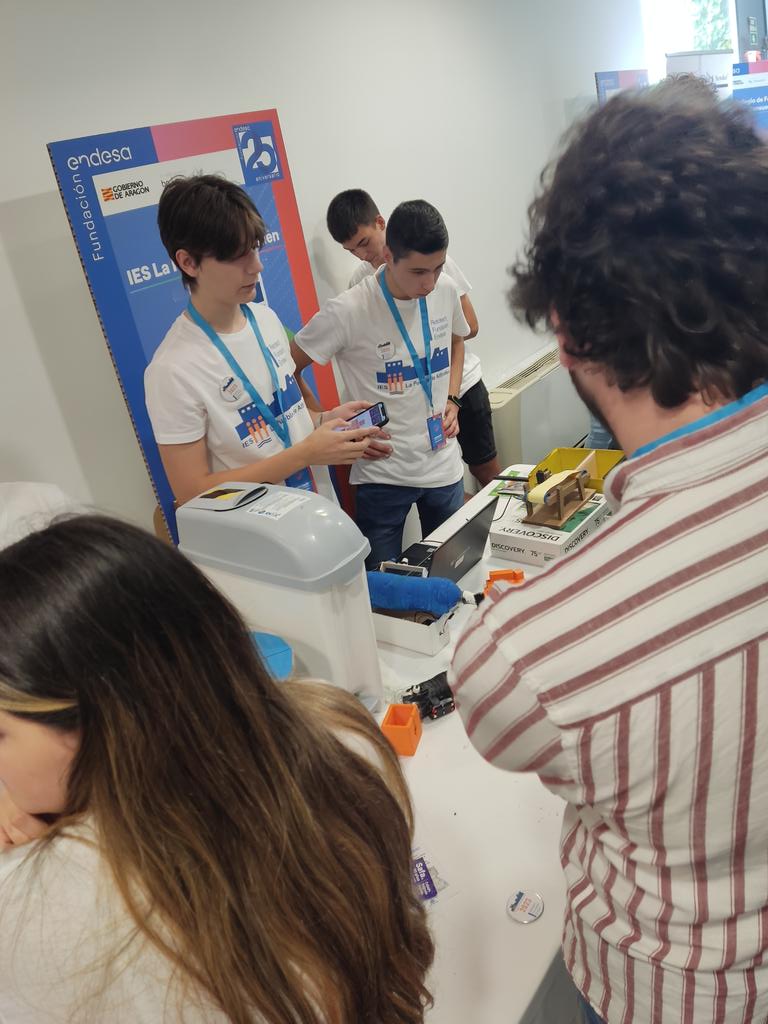 Luis-tecno-profe (@luis_tecnoprofe) on Twitter photo Seguimos explicando el proyecto del <a href="/IESpuebla/">IES La Puebla de Alfindén</a> en <a href="/RetoTech/">RetoTech</a> de la <a href="/FundacionEndesa/">Fundación Endesa</a>. <a href="/BQEducacion/">BQ Educación</a> Seguimos explicando el proyecto del <a href="/IESpuebla/">IES La Puebla de Alfindén</a> en <a href="/RetoTech/">RetoTech</a> de la <a href="/FundacionEndesa/">Fundación Endesa</a>. <a href="/BQEducacion/">BQ Educación</a>