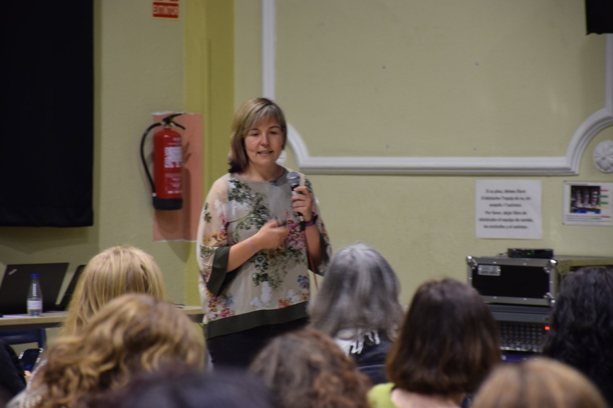 <a href="/FVidalBarraquer/">Fundació Vidal i Barraquer</a> Passem a la taula d'experiències amb les tertúlies literàries que es realitzen al #CAPLaPau on es comparteixen les emocions generades a través del diàleg sobre obres literàries

És un recurs de #SalutComunitària per disminuir la soledat no volguda i enfortir la xarxa social
