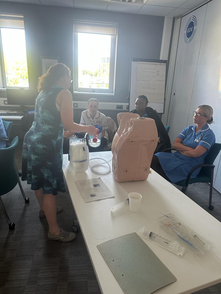 Huge shout out to the NIV outreach team and the respiratory physicians, who have kindly supported our nursing team on <a href="/NCAWARDH2/">Ward H2</a> and <a href="/MHCUSalford/">MHCU@Salford Royal</a> to develop and gain specialist skills on our bespoke training morning  #NIV #Training #Empowered <a href="/leanniep/">Leanne Phoenix</a> <a href="/Beverleyt1975/">Beverley Thompson</a>
