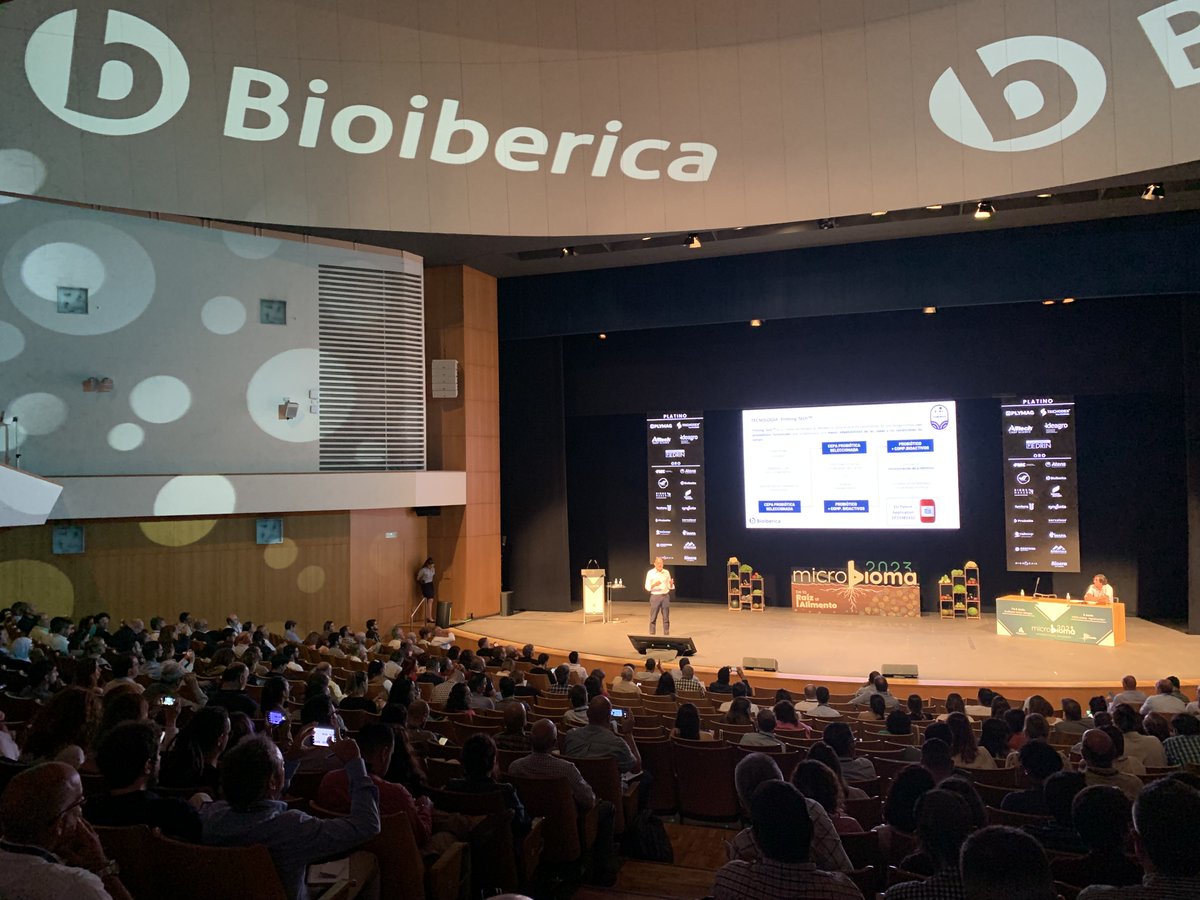 ¿Aplicar prebióticos o probióticos para mejorar la salud del suelo y los cultivos? ¿Por qué no ambos?

<a href="/JVelascoAlvarez/">Javier Velasco</a>, director de I+D, lo ha explicado esta mañana en <a href="/MicrobiomaForum/">Microbioma Congress</a> ante más de 400 de expertos en la materia.
👉bioiberica.com/es/medios/noti…

#Microbioma2023