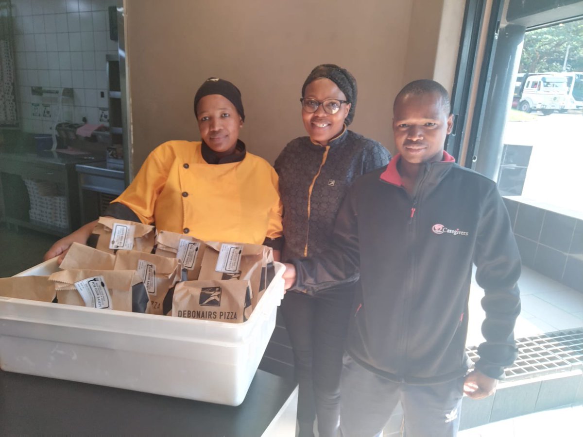 mowcs_sa's tweet photo. Thank you @DebonairsPizza for your continued contribution to fighting hunger in South Africa. Together we can. #ahungerfreeSA #charityinmotion #caregivers https://t.co/LohcoltogM