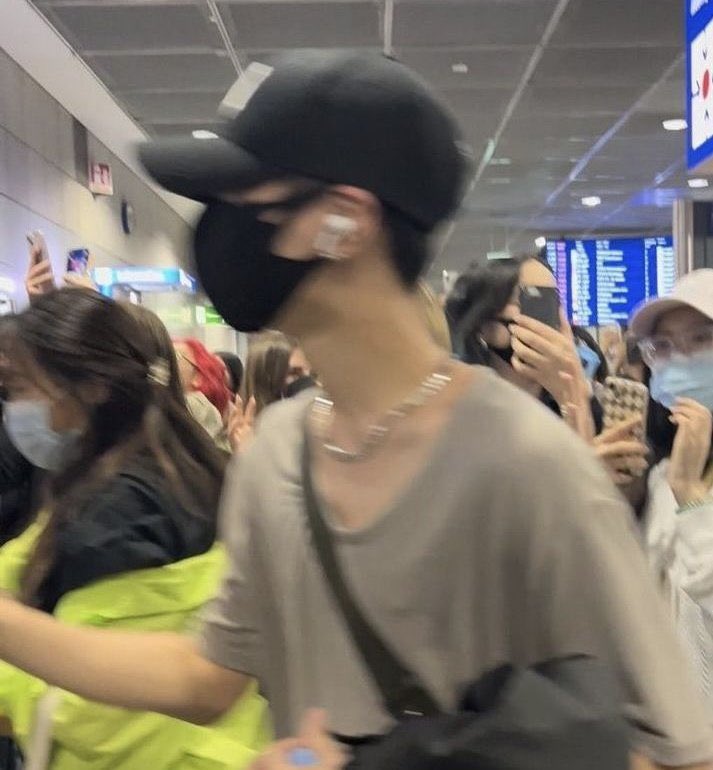 lvyrish's tweet image. It’s you and me in this world~ 

#ENSD #ENGENESelcaDay #JAY #ENHYPEN_JAY #제이 #엔하이픈_제이 @ENHYPEN @ENHYPEN_members