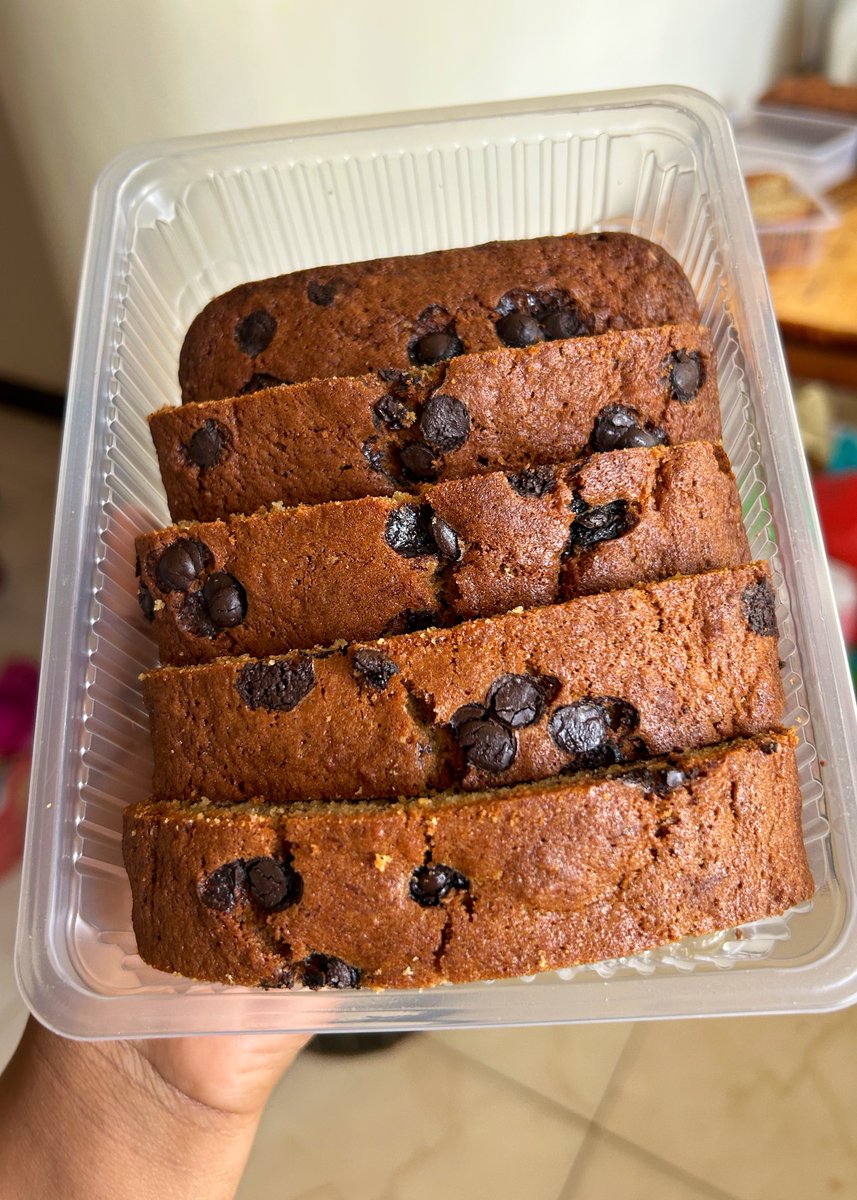 Faizafabz's tweet photo. And why won’t you place an order of banana bread for the weekend 🙃?

DM to place an order. It’s just 25k a loaf 😋. https://t.co/aqqf2Pu1Pj