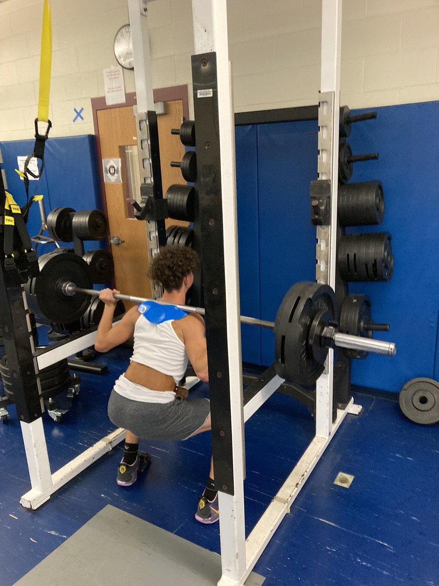 TimRose_'s tweet photo. 6 am crew working hard.
Eli T.
Perry F.
Judah T. @Judahhoops
#BomberStrong https://t.co/tLbIGIVdRe
